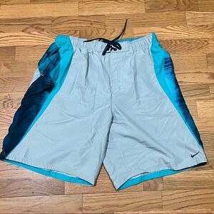 XL NIKE BOARD SHORTS mesh lining and 2 pockets. NWT